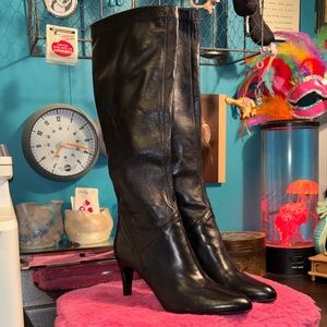 EUC COLE HAAN Black Leather Knee High Boots size 7 with 4 inch heel.